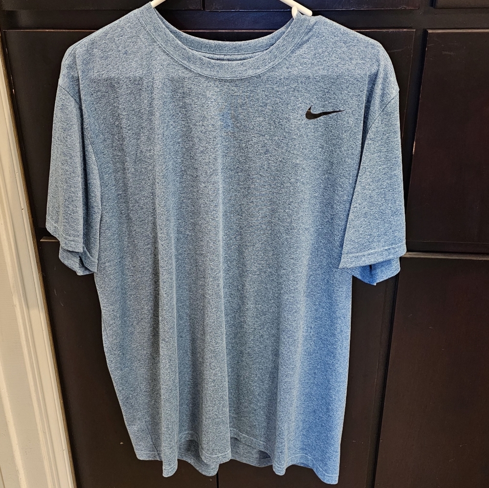 Nike Men's Light Blue T-Shirt